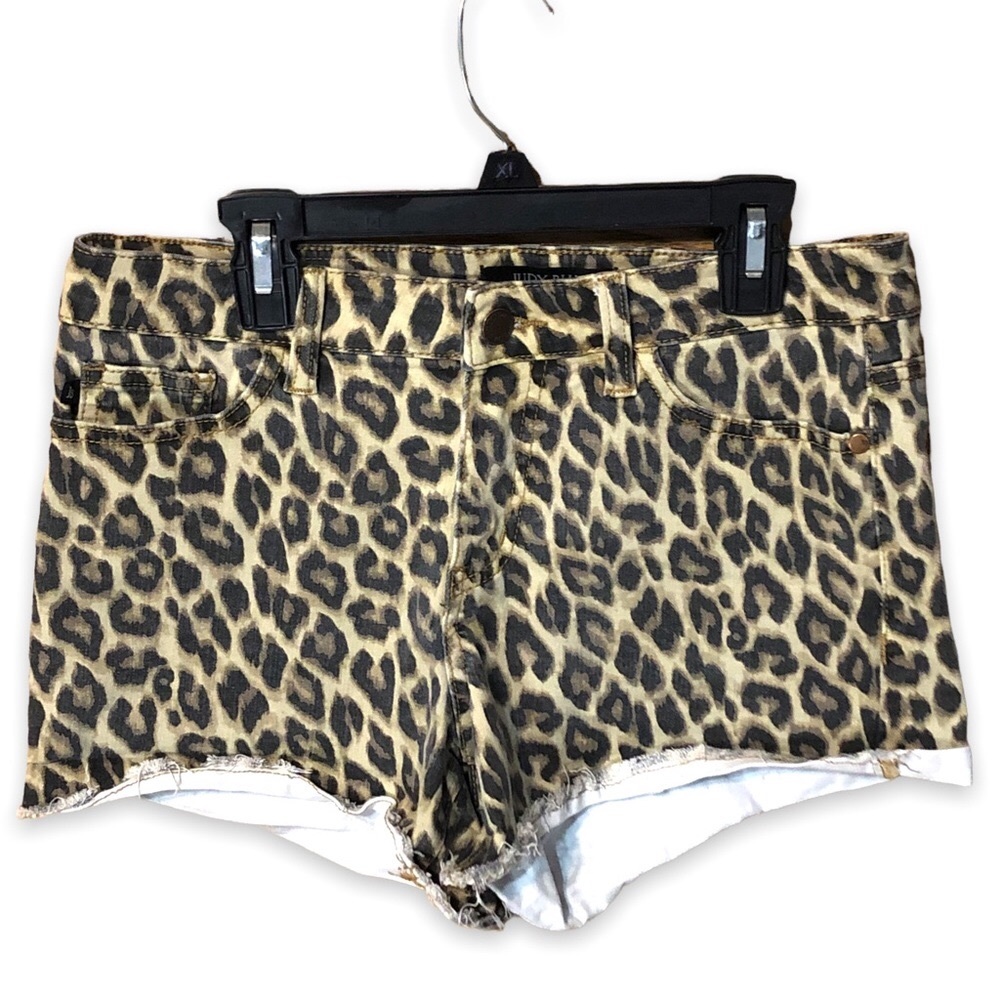 JUDY BLUE | SUMMER NIGHTS LEOPARD PRINT JEANS SHORTS SZ MEDIUM